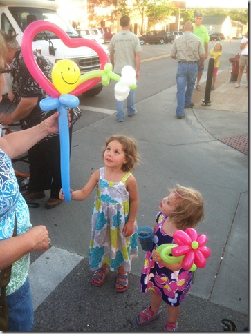 photo of kids with balloons at Spearfish SD